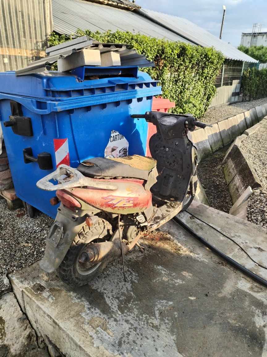 Scuter Kymco Benzina