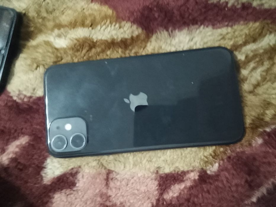 Айфон 11 срочно 64 память