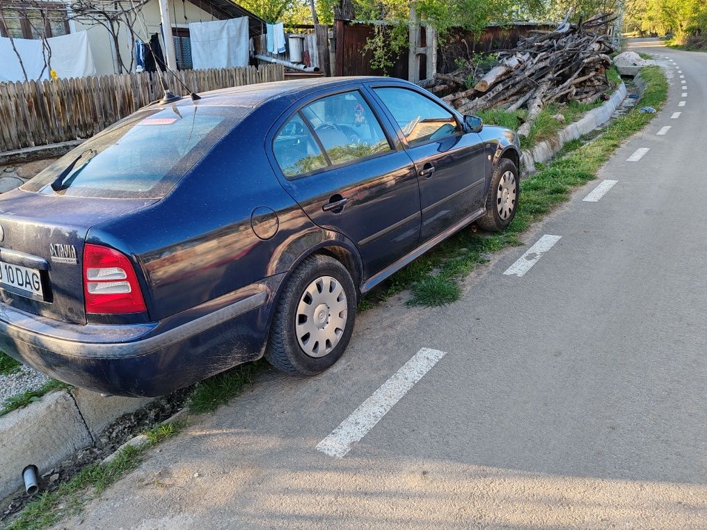 Vând Skoda Octavia