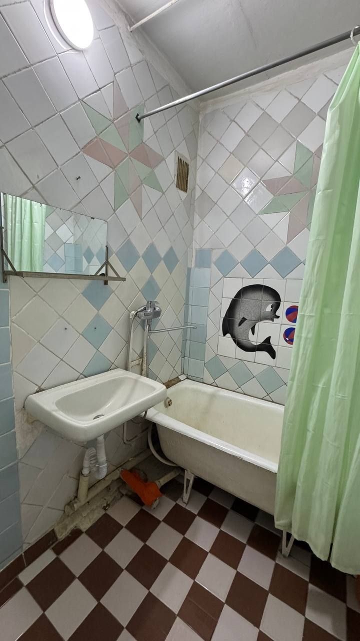 Продам Квартиру на Юнусабаде,метро Шахристан 77 серия 2/4/4