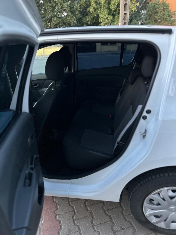 Recent Adus Dacia Sandero