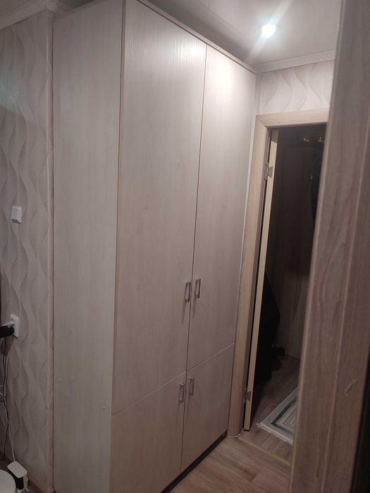 Продам шкаф белый дуб