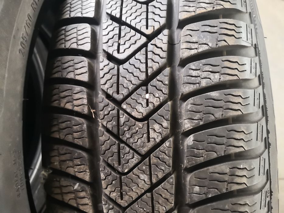 205 60 17 цола гуми Pirelli 4 броя
