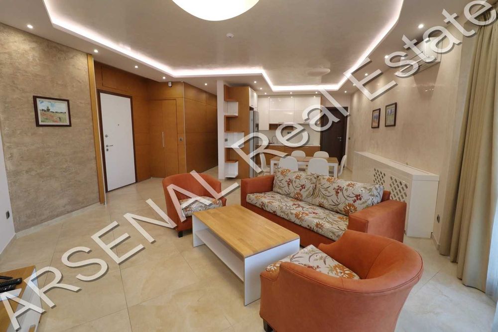 Дава се под наем Тристаен апартамент в София, Изток - 141 кв.м за 1300 € - Снимка #10