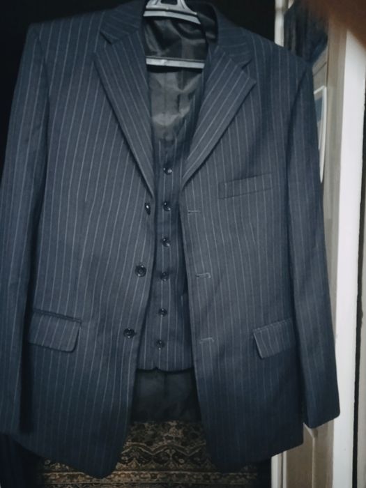 Пиджак с жилетом 52 /06 размера