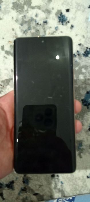 Realme 11 pro + 5g xotirasi 512 gigabayt operativkasi 12+12