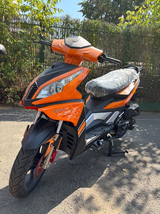 Scutere de inchiriat pentru delivery