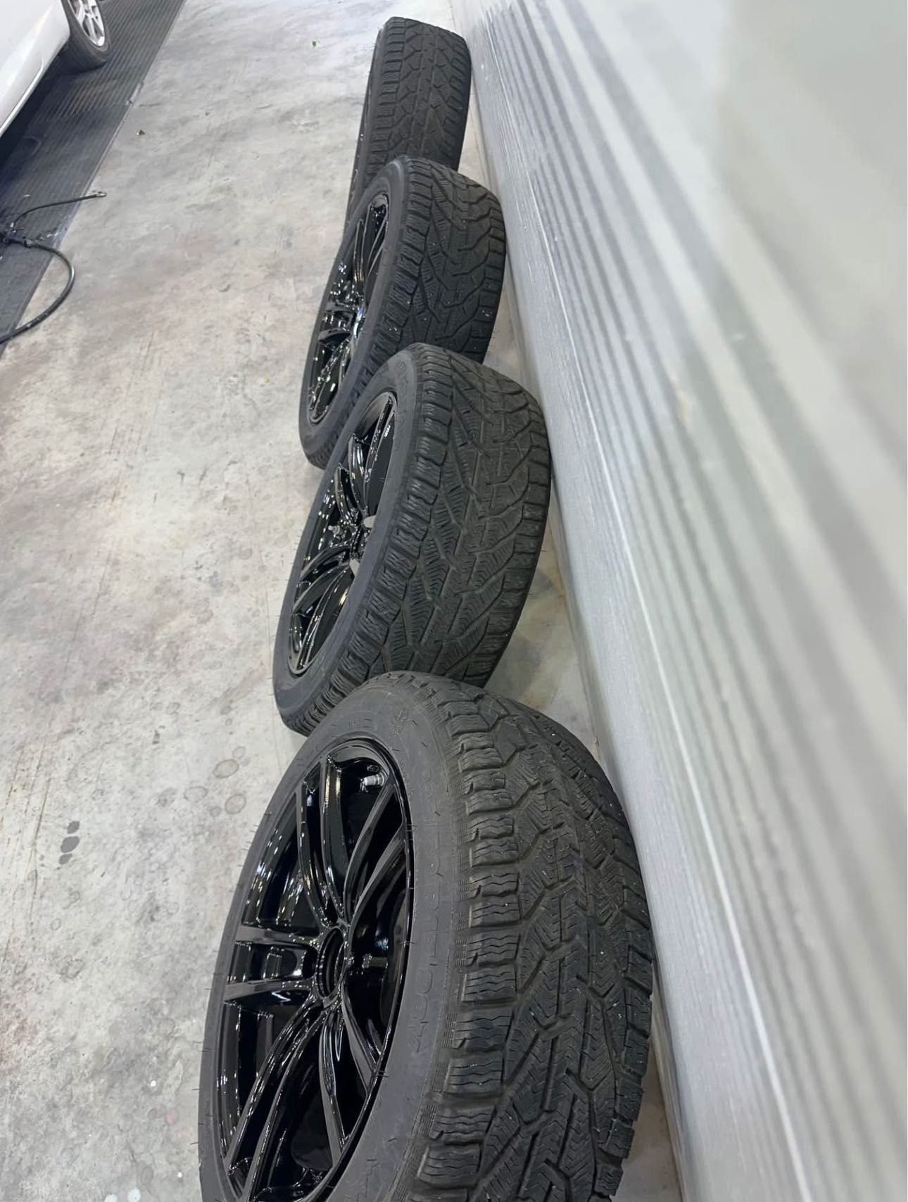 Гуми Tiger Winter 225/50 r17