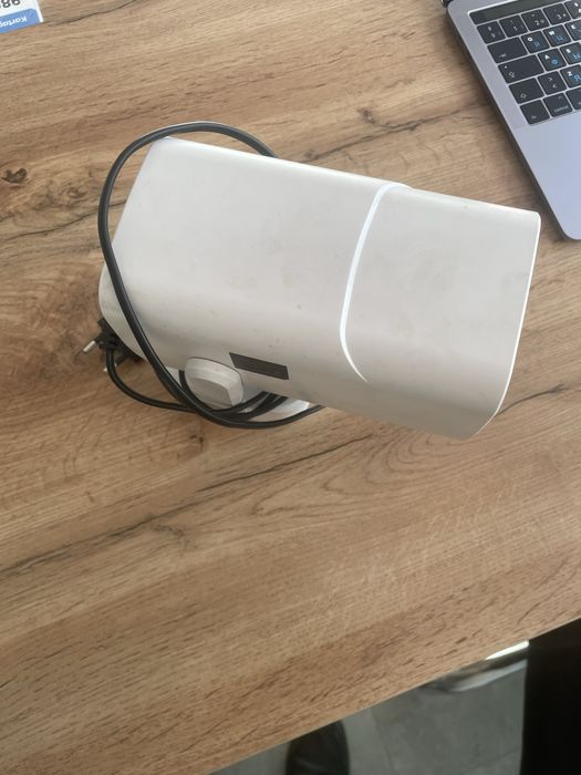 Proektor sotiladi srochna