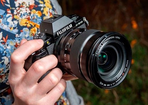 Продам фотоаппарат FUJIFILM X-S10 + объектив Fujifilm XF 16-55mm f/2.8