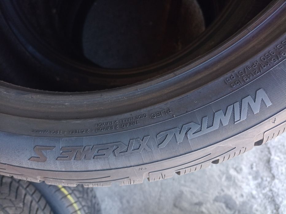 4 anvelope de iarna Vredestein ca si noi 295/35 R21 dot 3719