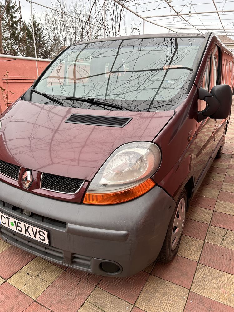 Renault Trafic, 8+1 locuri, 2.0 benzina