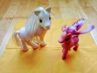 Doi caluti-Little pony- Hasbro 1989 cel alb și Hasbro 1997 cel roz.