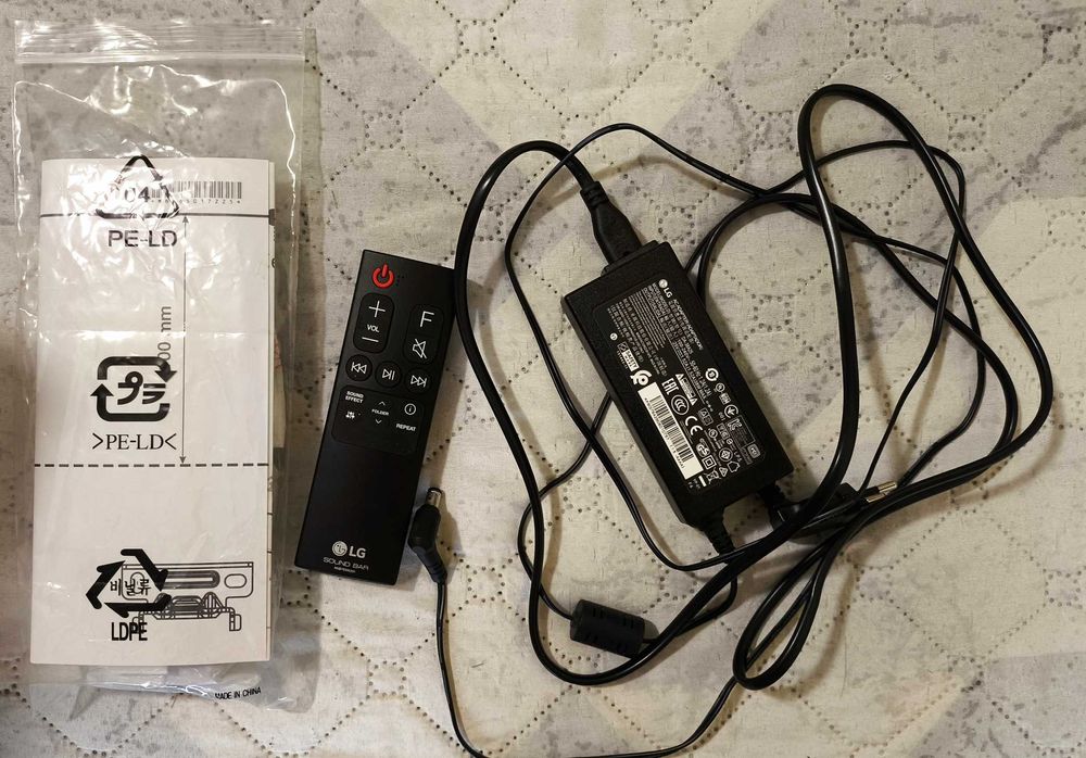 Саундбар LG SL4Y 2.1 300W (SL4Y.DEUSLLK)