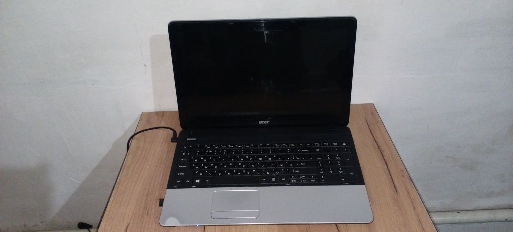 Noutbuk Acer Aspire E1-_064A_V2.08