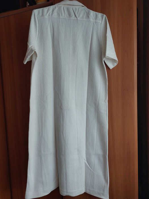 Rochie alba cu maneci scurte