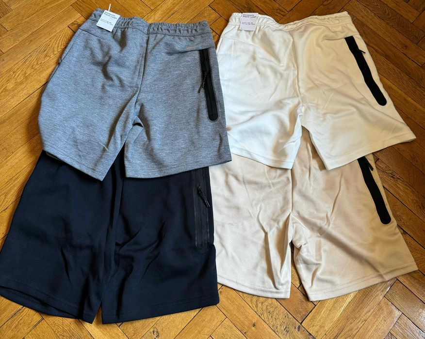 Pantaloni scurți Nike Tech Fleece PREMIUM 2025
