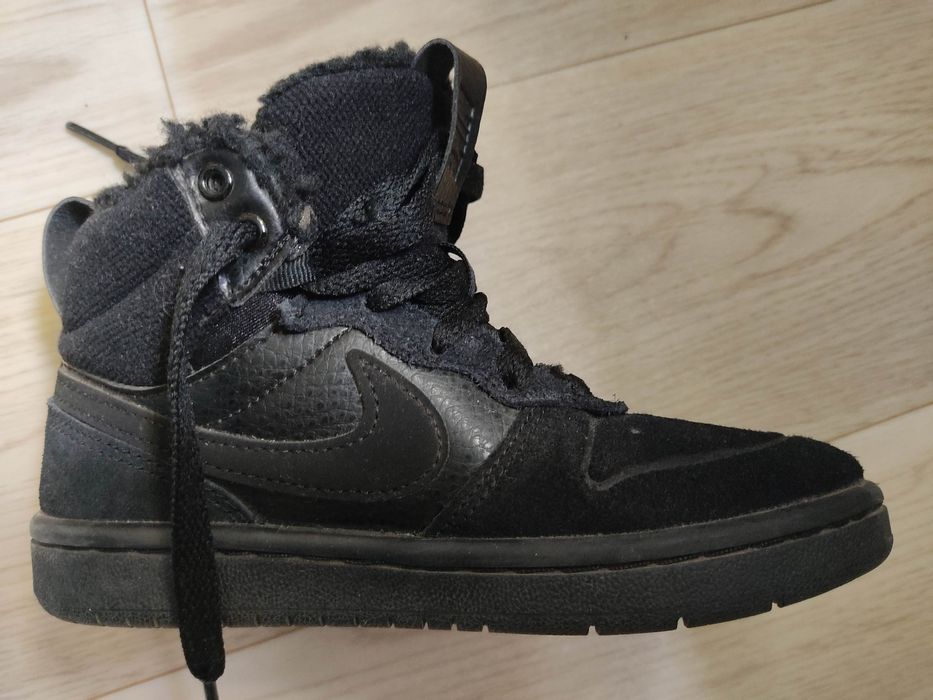 Продам детские теплые кроссовки