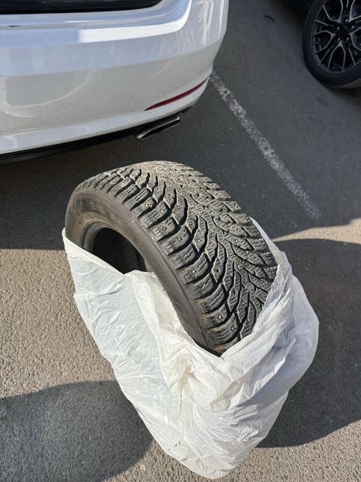 Комплект зимних шипованных шин