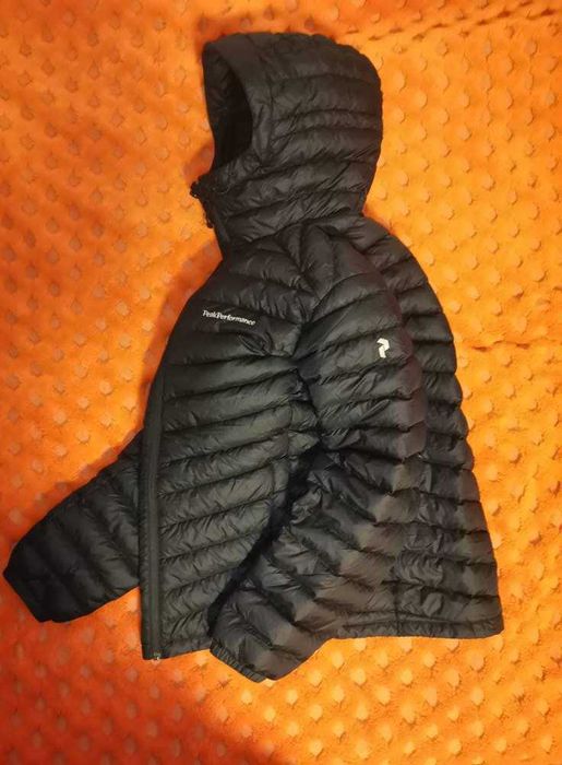 PEAK PERFORMANCE Frost Down
Мъжко пухено яке М НОВО, без етикет, М