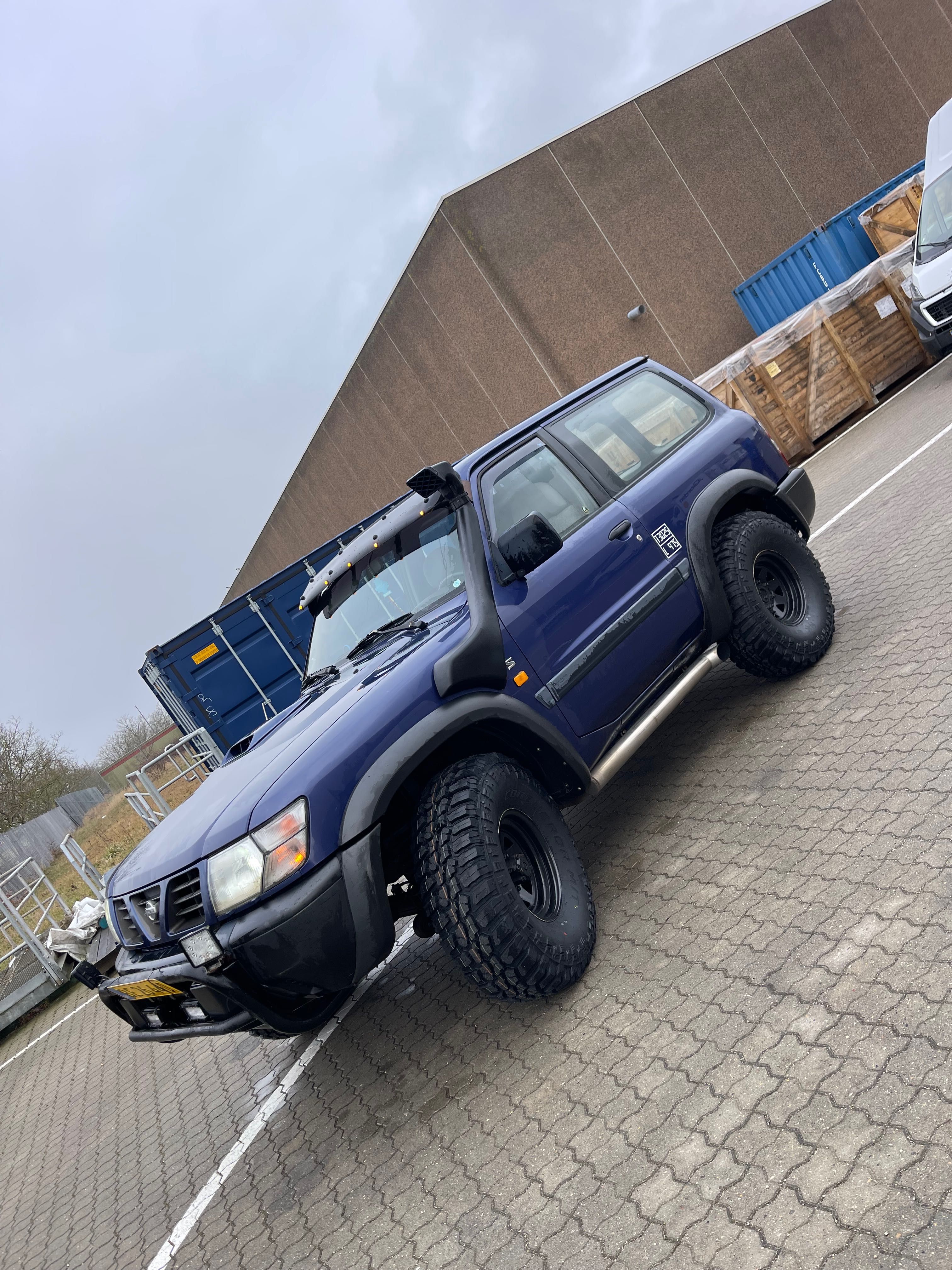 Nissan Patrol SUV (Y61) 1999