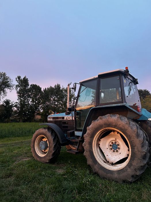 Tractor Ford New Holland 6640