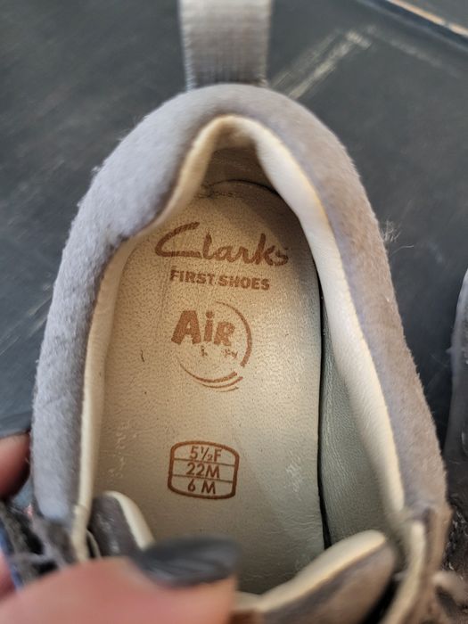 Incaltaminte unisex, mărimea 22, marca Clarks, din piele
