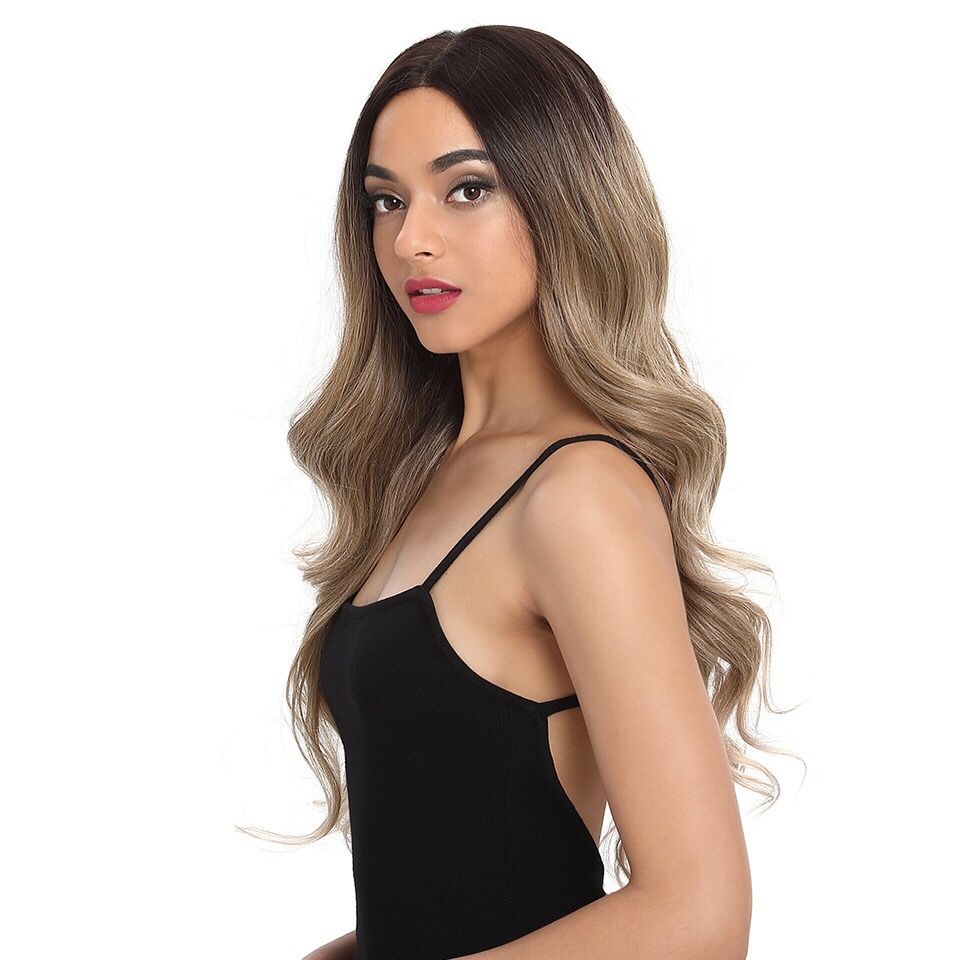 Peruca F19 Front Lace blonda ombre gri blond platinat creata ondulata