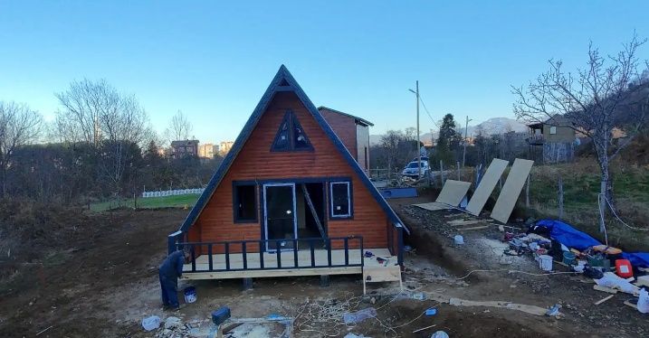 Vând case pe structura din lemn masiv