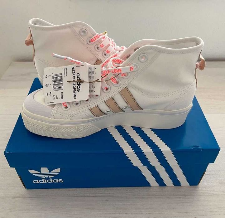 Оригинални дамски кецове * ADIDAS NIZZA PLATFORM *