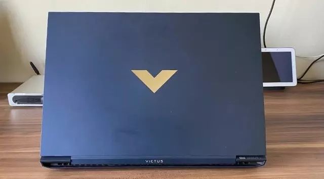 HP VICTUS 15 bolib tolasa boladi
