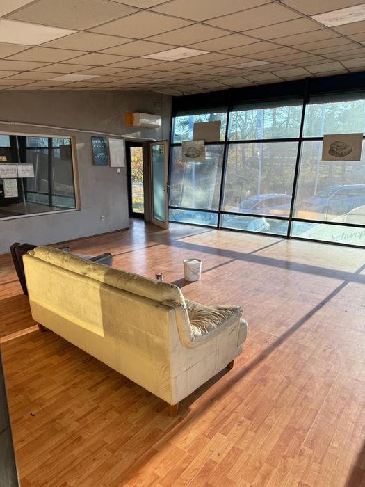 Hală de inchiriat, Bdul 1 Decembrie 1918 nr 291 D, in curte la Oltea