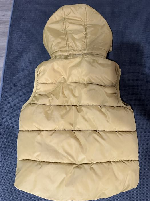 Детски елек H&M 122/128.