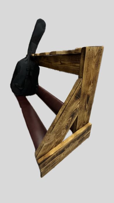 Стойка за китара