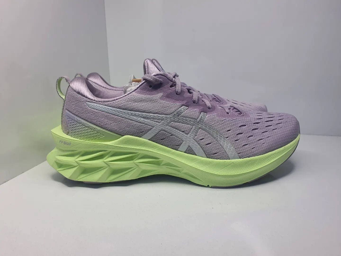 Маратонки Asics Nova Blast 2

Чисто нови с кутия.

Размер 44.5