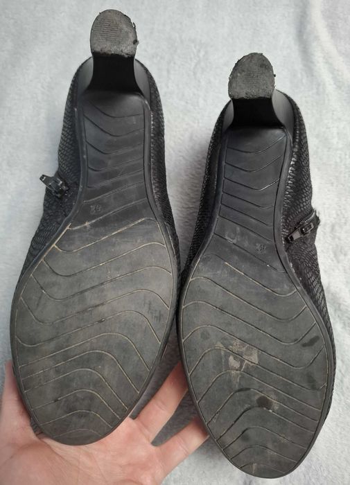 Ghete negre cu toc gros, 42, Graceland