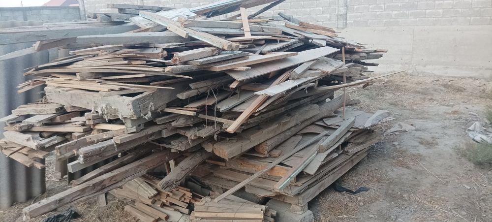 Чуп тахта сотилади..