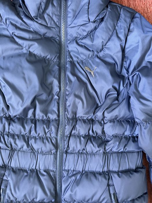 Продавам дамско яке Puma