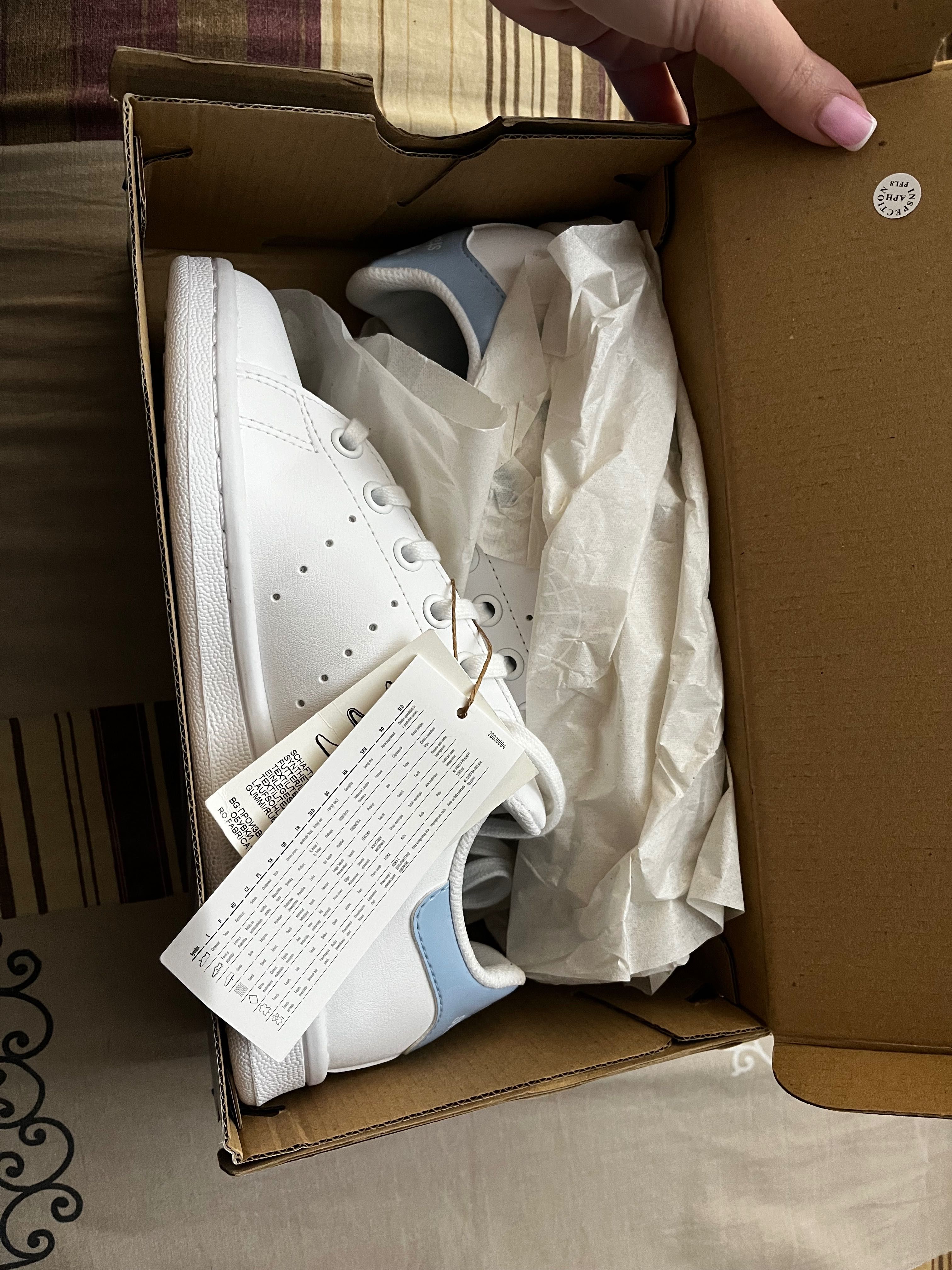 Обувки Adidas Stan Smith J