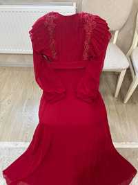 Qizil koylak, Красное платье