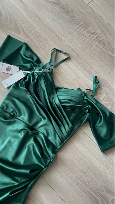 Rochie verde nouă