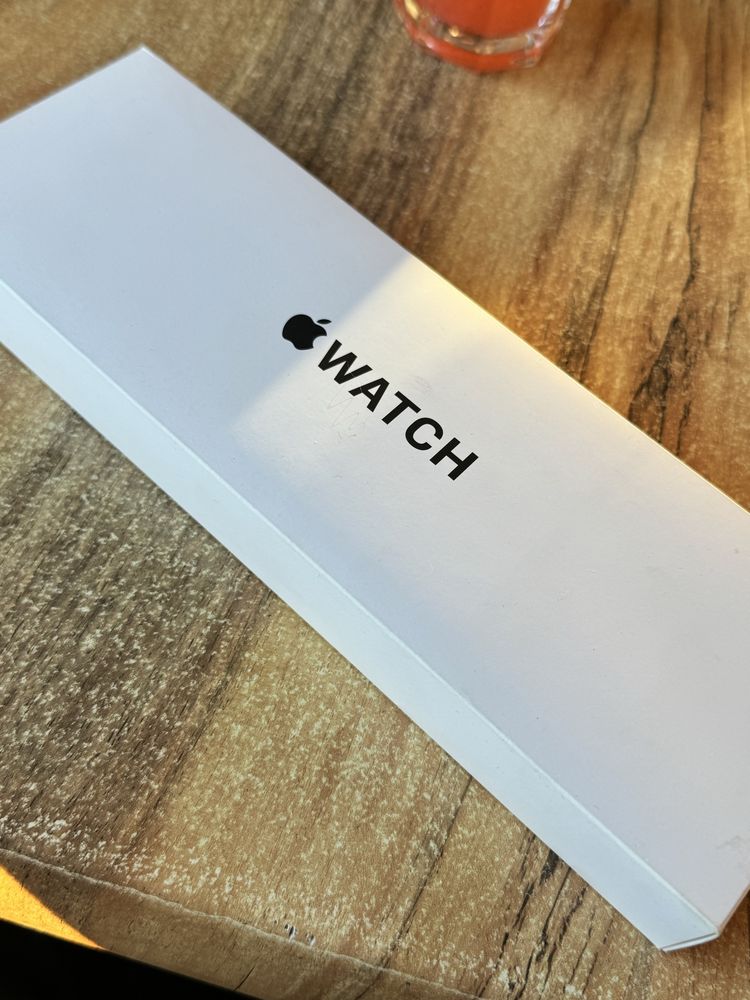 Часовник Apple watch  44 mm se