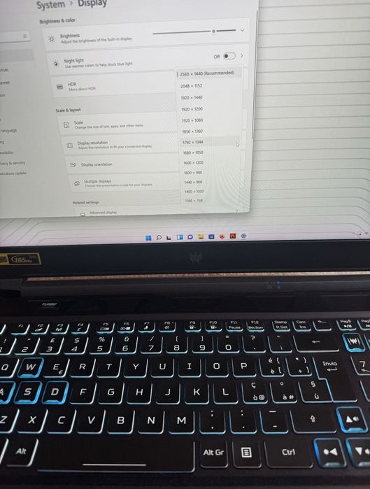 Laptop RTX 3070 Display 4K pe 165 HZ  Predator Helios 300 i7-11800H