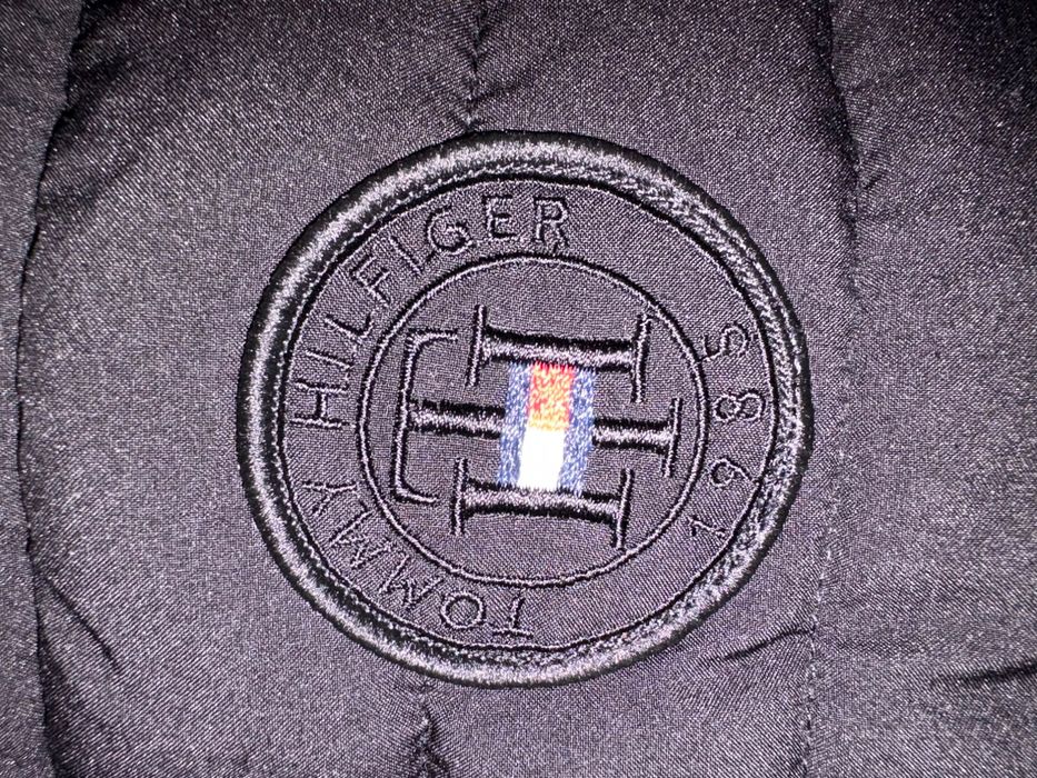 Дамско яке Tommy Hilfiger.