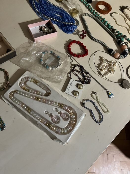 Lot / colectie bijuterii vechi si piese