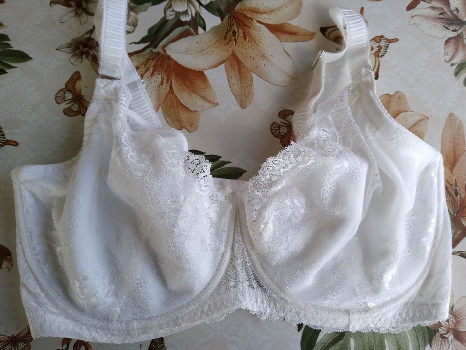 Нови Triumph/Chantelle/ Charade/City Chic големи размери сутиени