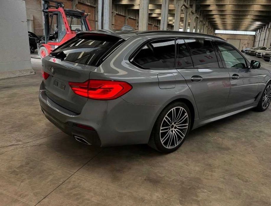 VÂND SERIA 5 = An 2020-Xdrive pachet M - 2.0 Disel .. Adusă Recent ..