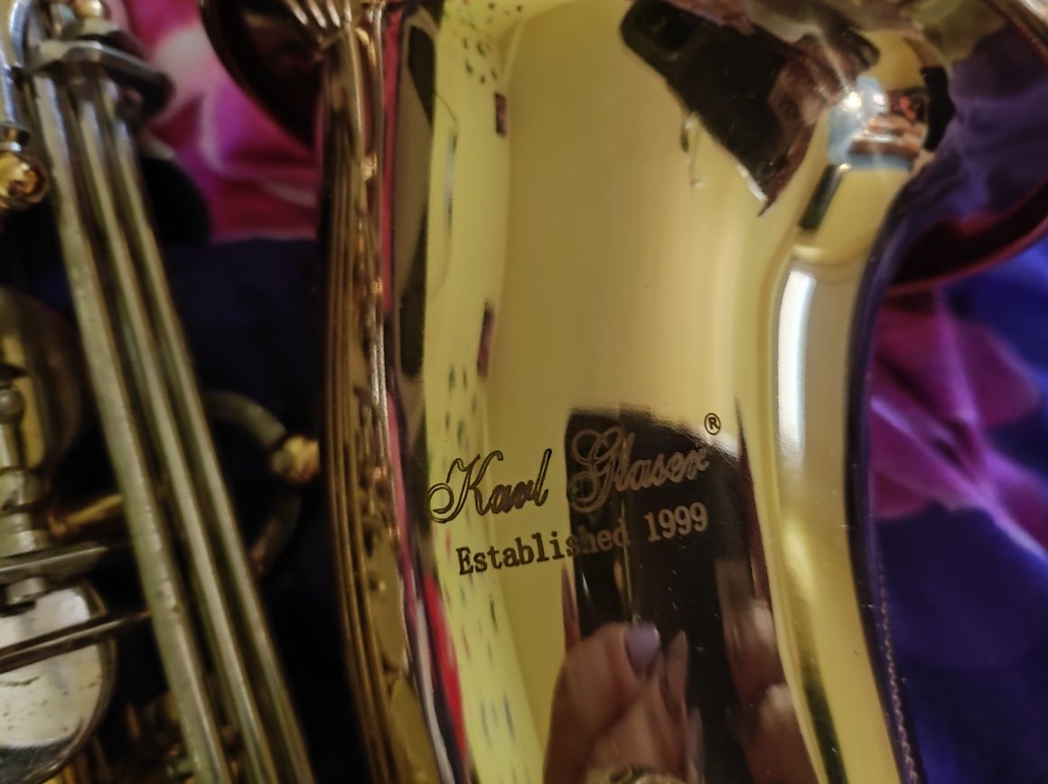 Vând saxofon Karl Glaser
