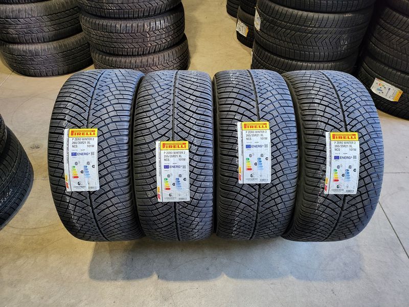265/35/21 PIRELLI P Zero Winter2 4бр