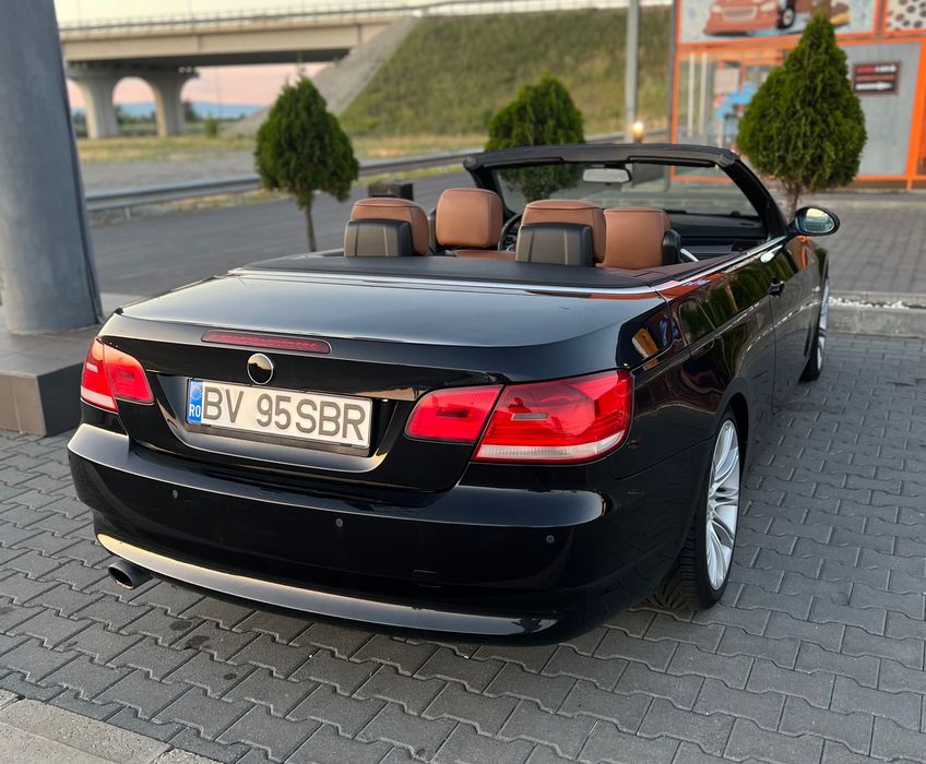 BMW 320i Cabrio.